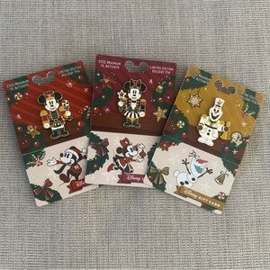 Disney 2025 Happy Holiday Christmas LE 5000 2 Pin Purchase Card Nutcracker Set